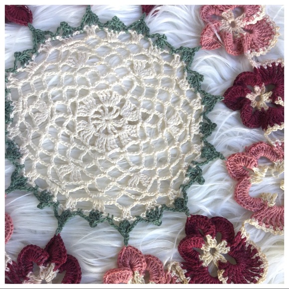 African Violet Crochet Doylie - Picture 2 of 2